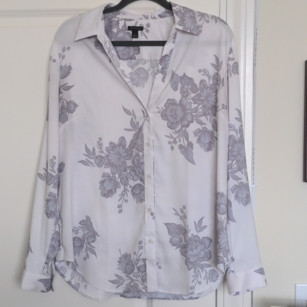 Ann Taylor Women's button down blouse